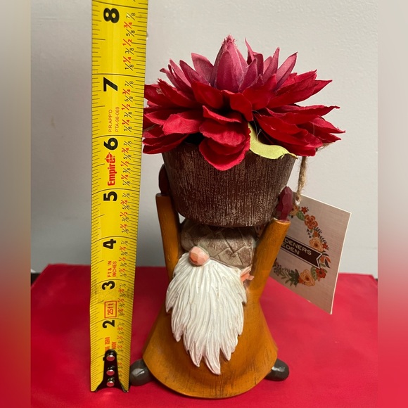 🥰NWT Gnome Flower Accent Decor - Picture 3 of 4